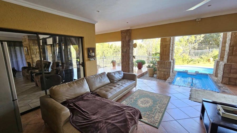 5 Bedroom Property for Sale in Birdwood Estate North West